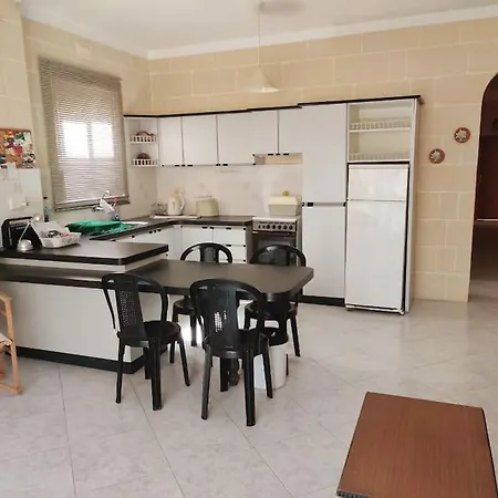 Spacious Apt Xlendi With Views & Acs Using A Coin Meter Extérieur photo