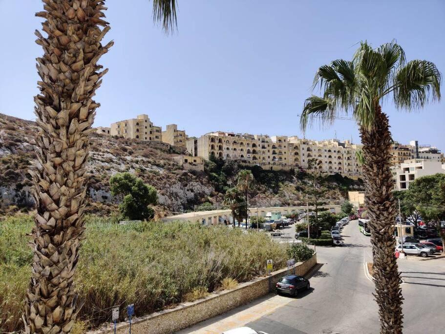 Appartement Spacious With Views & Acs Using A Coin Meter *