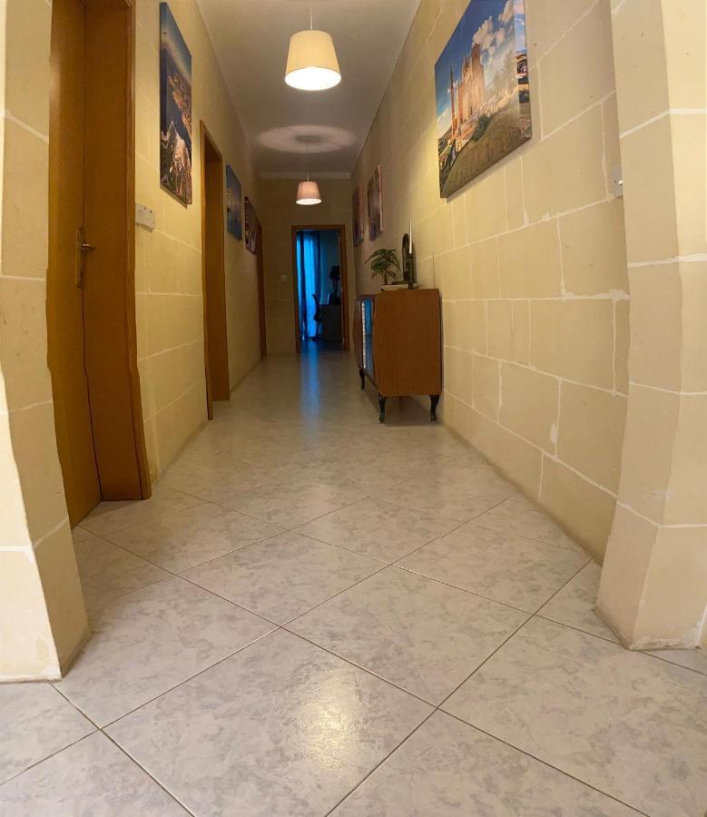 Spacious With Views & Acs Using A Coin Meter Xlendi