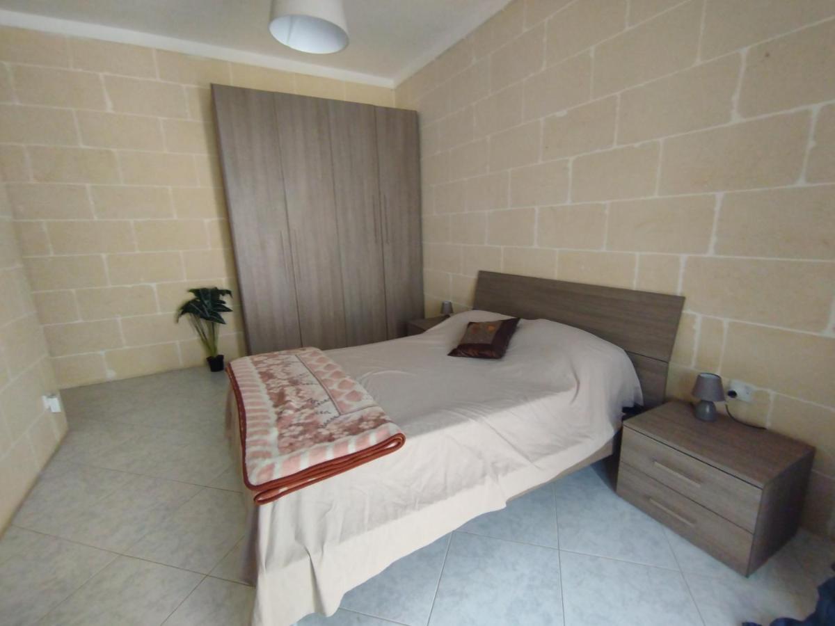 Appartement Spacious With Views & Acs Using A Coin Meter Xlendi